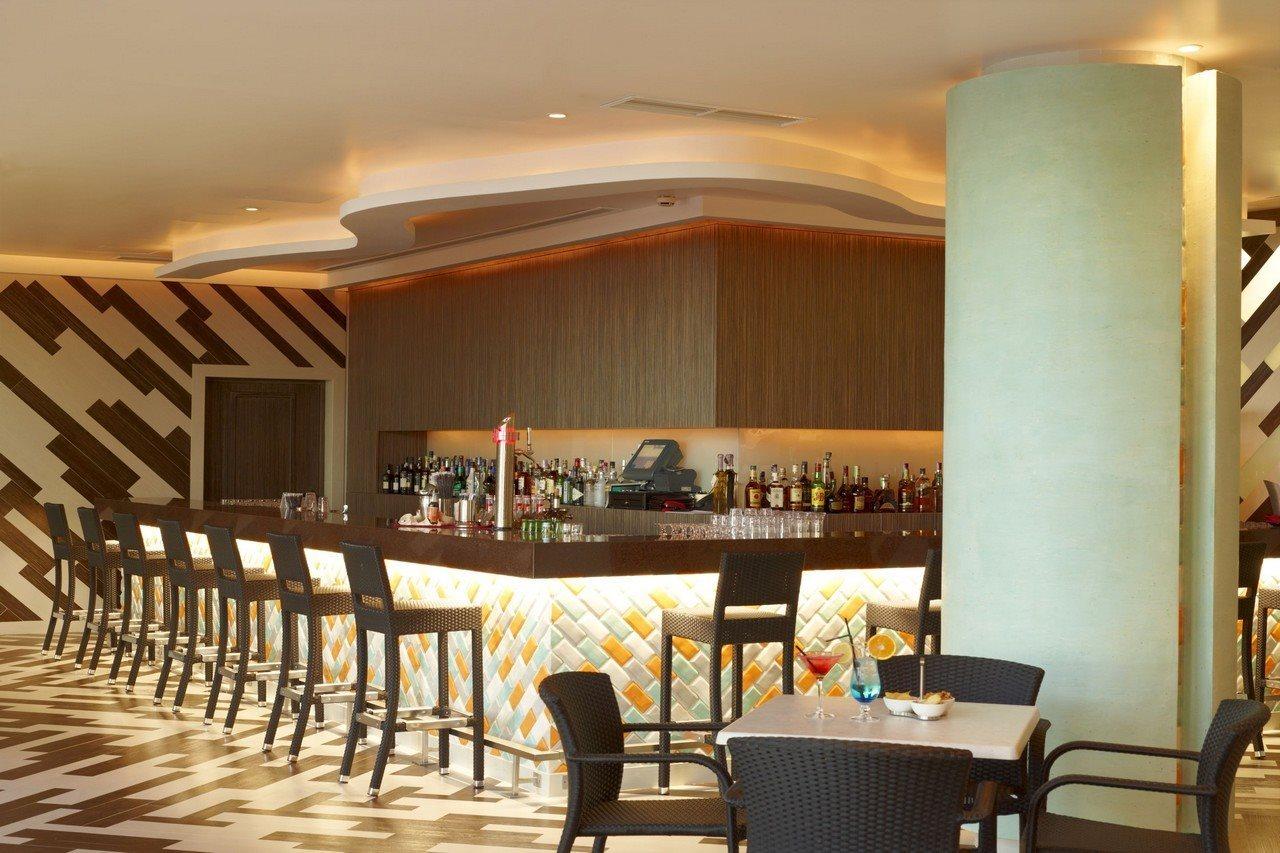 Real Marina Hotel & Spa Olhão Dış mekan fotoğraf The bar at the 360° Sky Bar