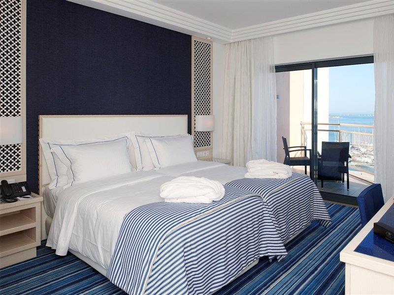 Real Marina Hotel & Spa Olhão Dış mekan fotoğraf A bedroom at the hotel