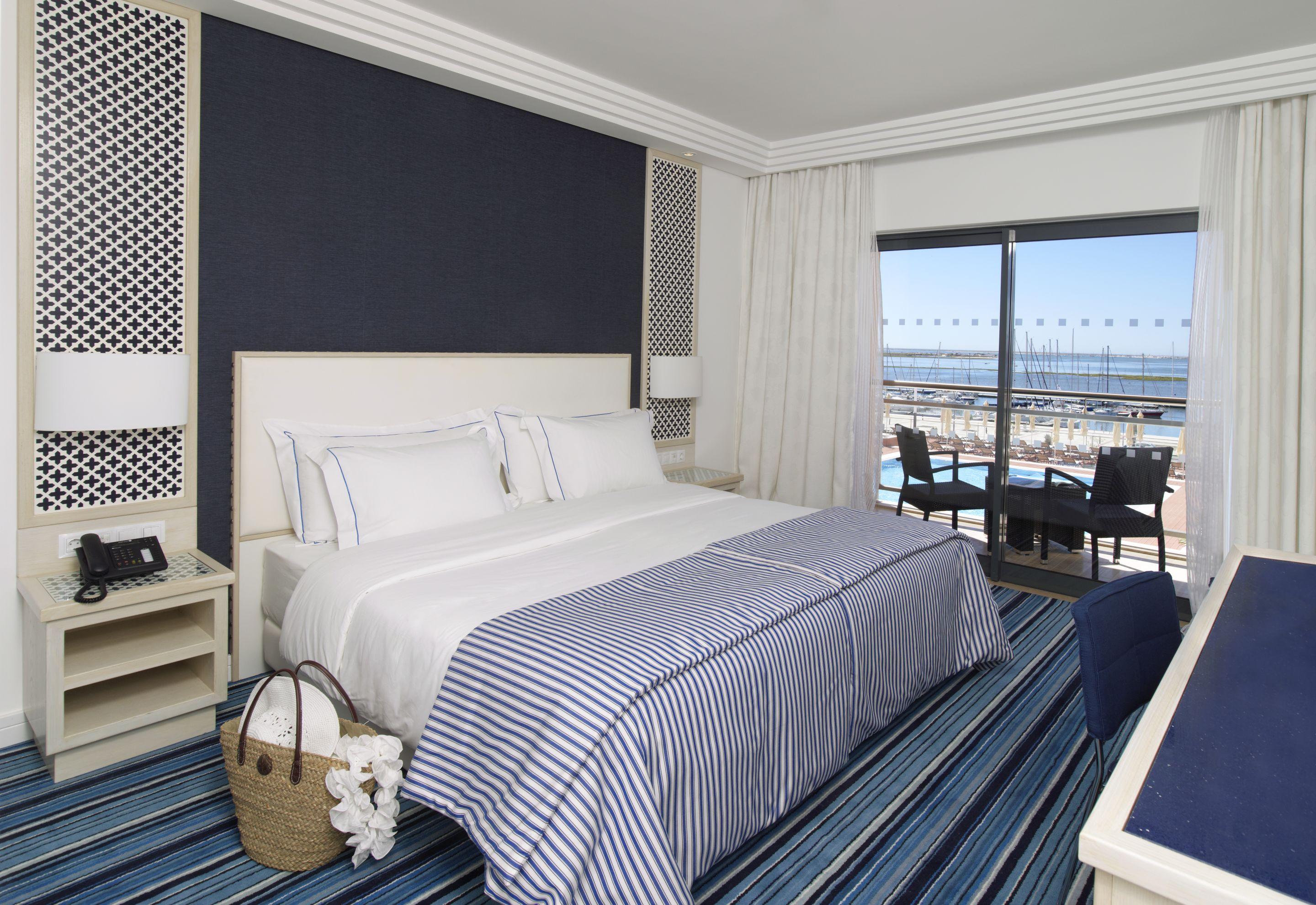 Real Marina Hotel & Spa Olhão Dış mekan fotoğraf A bedroom at the hotel