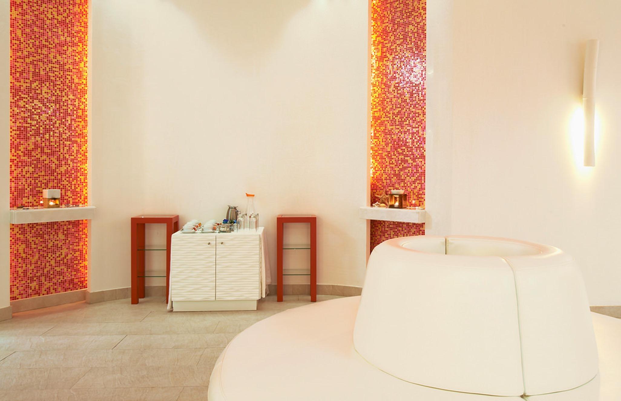 Real Marina Hotel & Spa Olhão Dış mekan fotoğraf The spa at The Standard, East Village